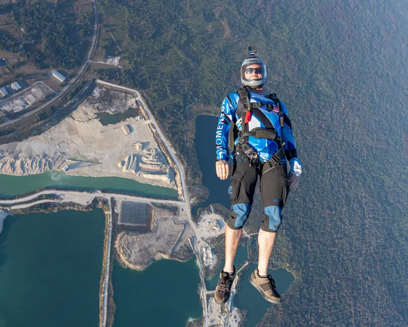 Flying in M87 gear